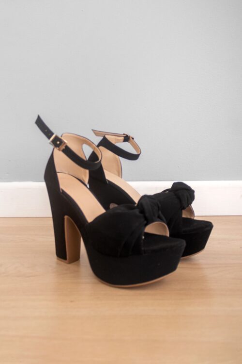 Tacones Punta Con Nudo Negro -50%