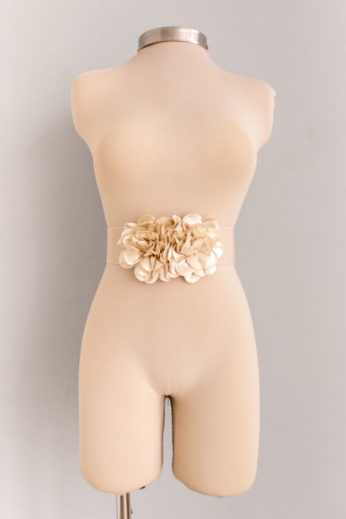 Cinturon Resortado Con Flores Marfil