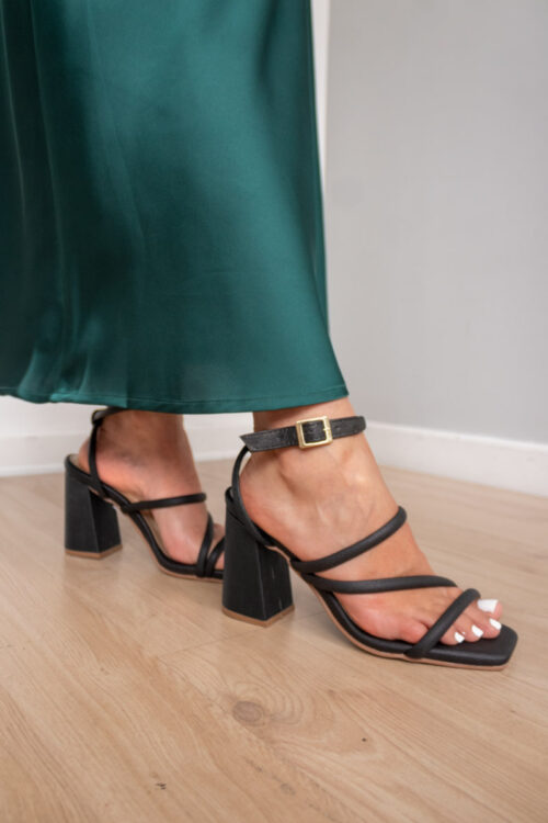 Sandalias Ajuste Cruzado Negro