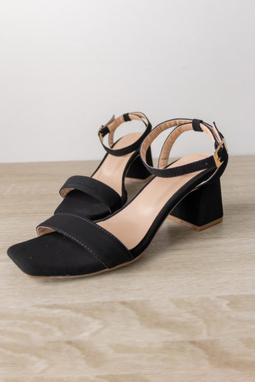 Sandalias Tacon Bajo Con Hebilla Negro