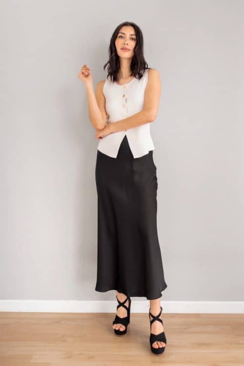 Falda En Satin Negra