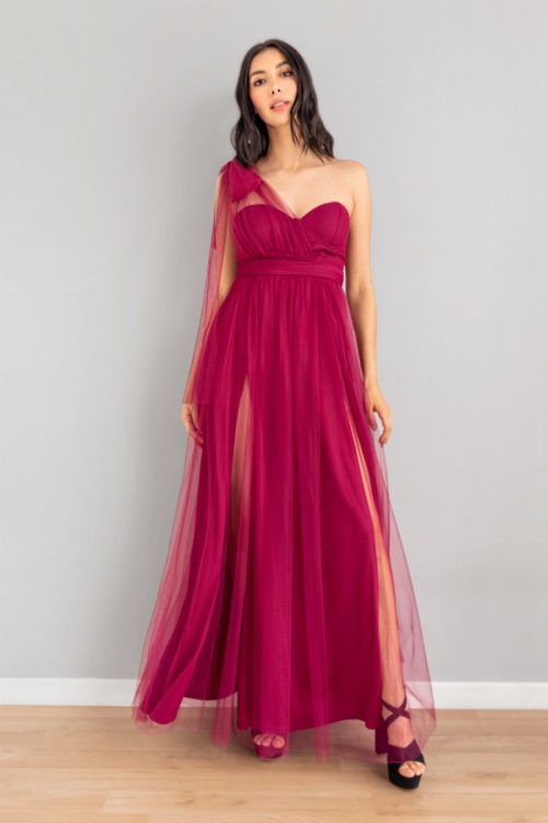 Vestido En Tul Recogido Lateral Vinotinto