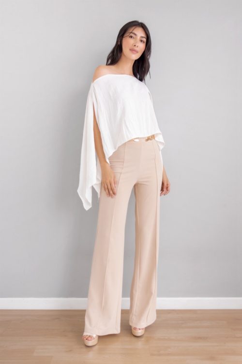 Pantalon Beige con Cinturon Dorado