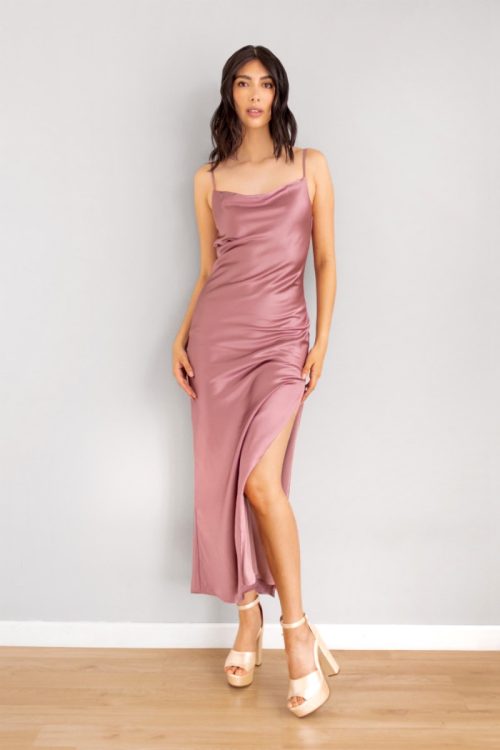 Vestido en Satin Espalda Drapeada Rosa