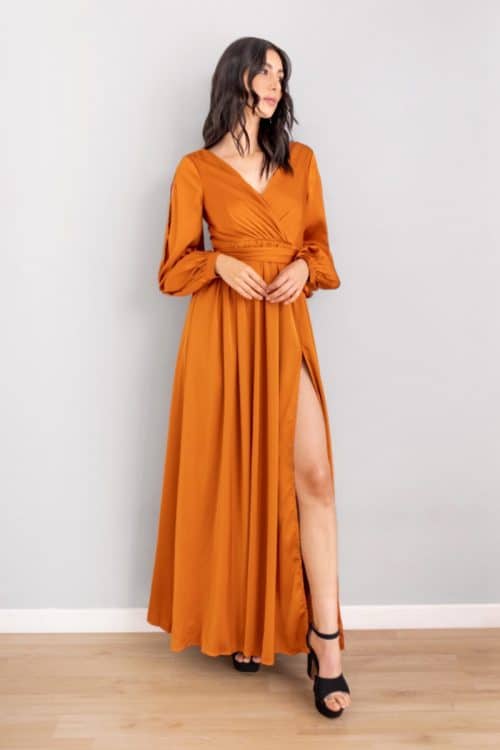 Vestido en Satin Mangas Abiertas Terracota