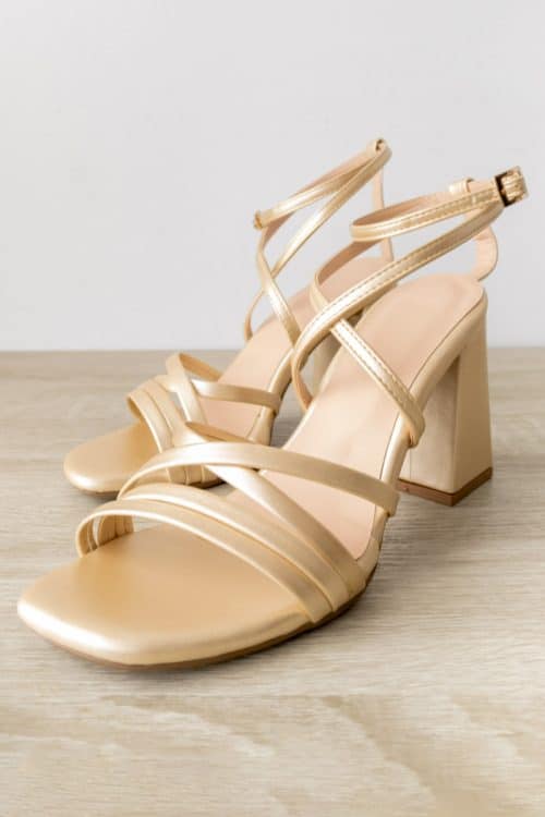Sandalias Tacon Bajo Entrelazadas Doradas